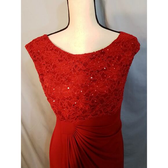 Connected Red dress - Picture 3 of 8